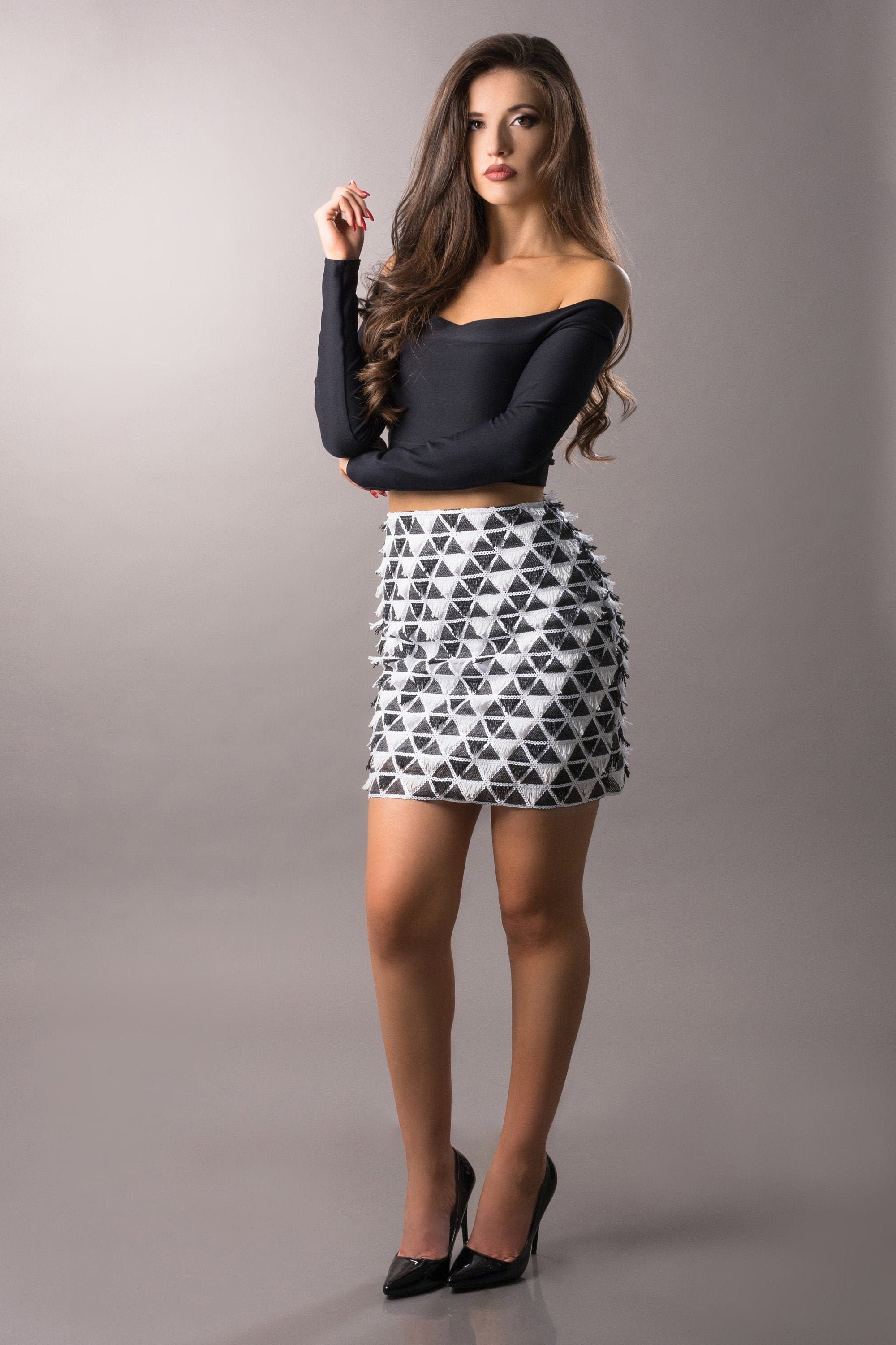 mini sequins and tassel black and white skirt