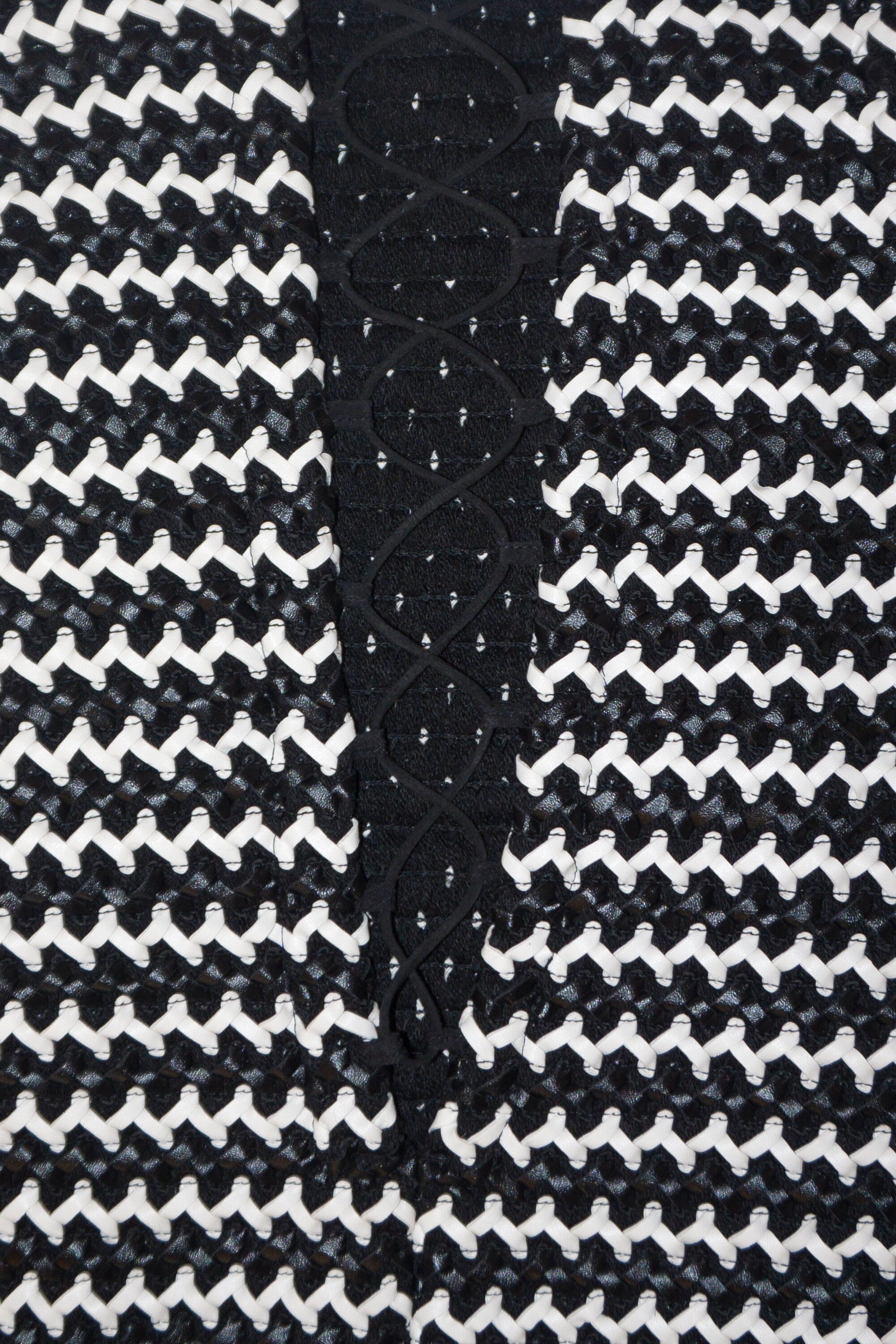 close up of the dress lace closure
